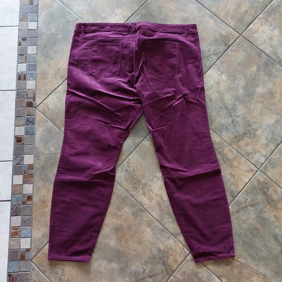 old navy womens Velvet jeans Size 24 Plus - Picture 4 of 7